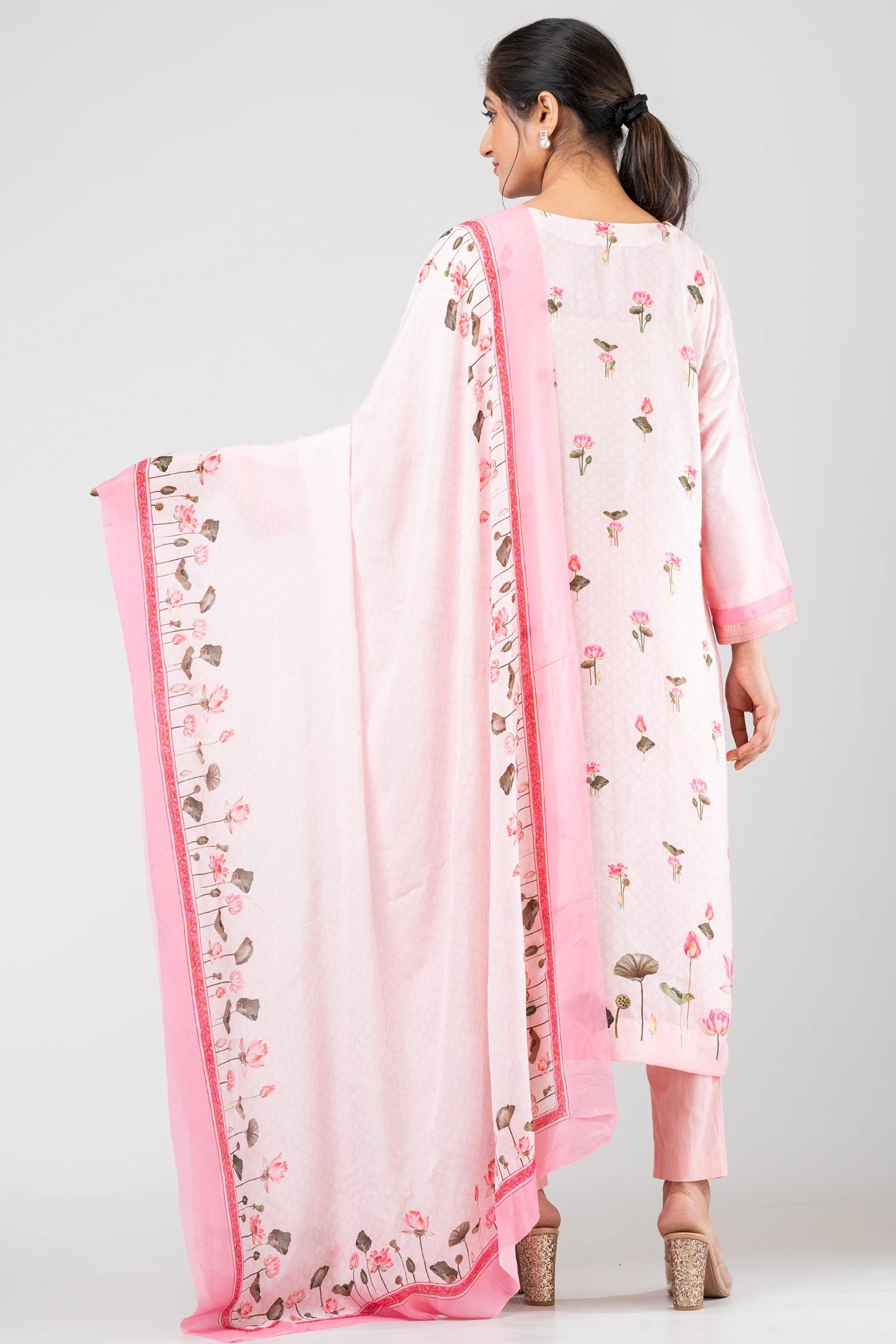 4_0004s_0003_DSC05283